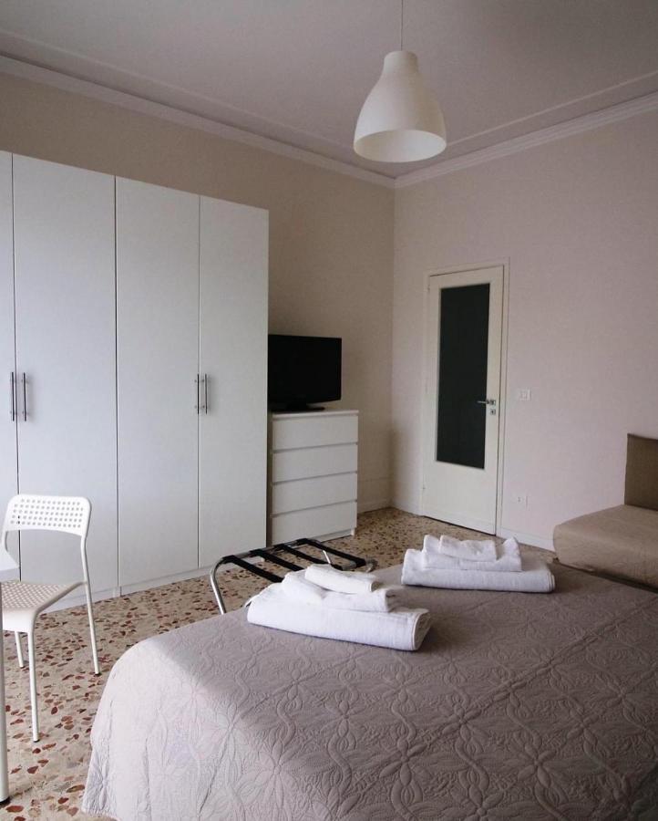 Giuffrida Apartment Rooms Catania Bagian luar foto
