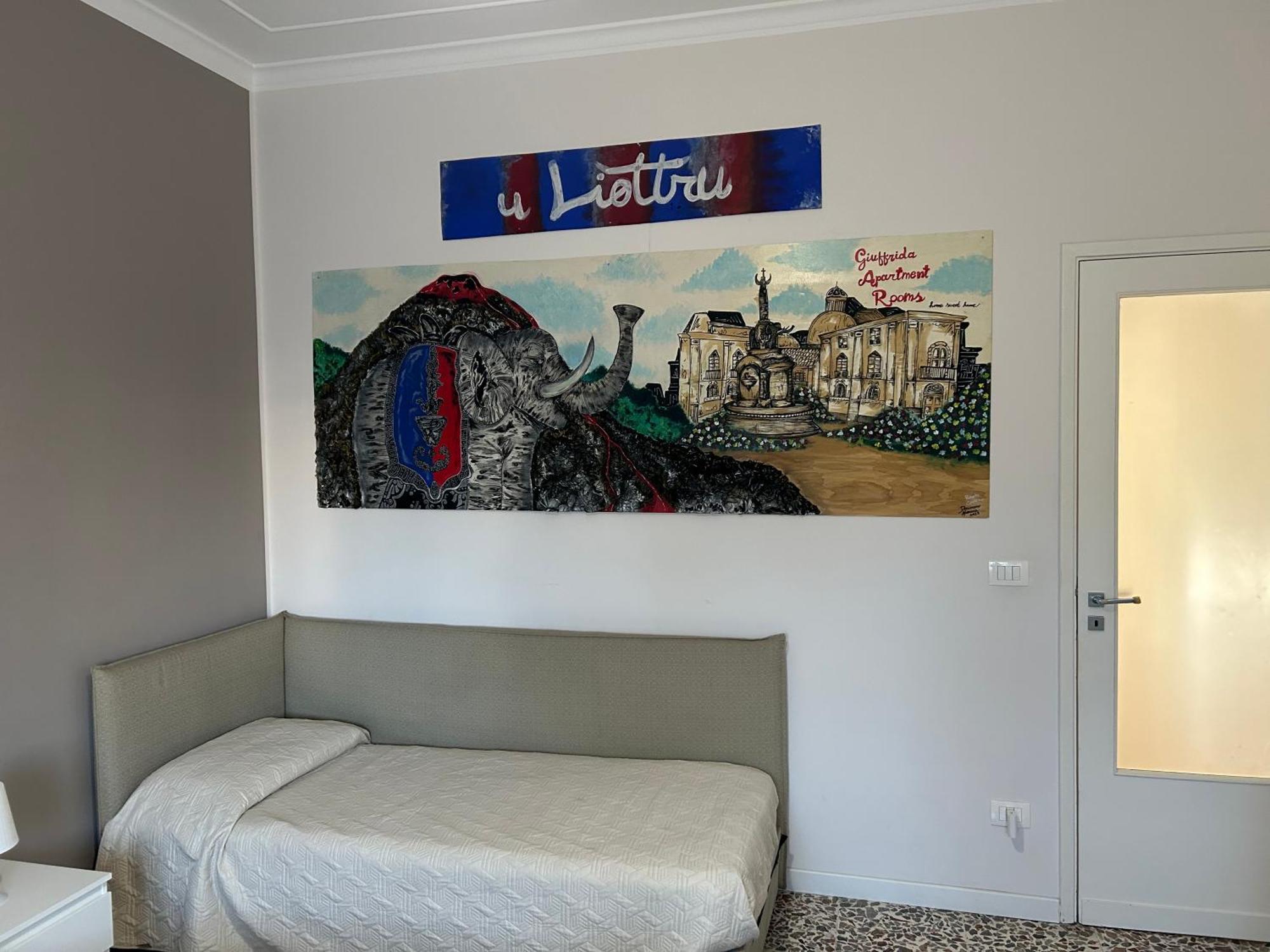 Giuffrida Apartment Rooms Catania Bagian luar foto