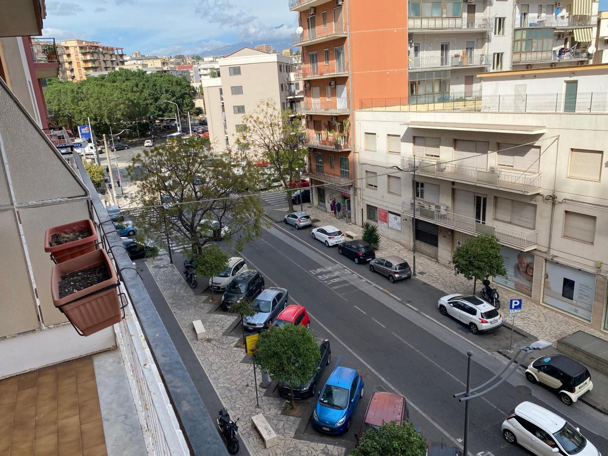 Giuffrida Apartment Rooms Catania Bagian luar foto