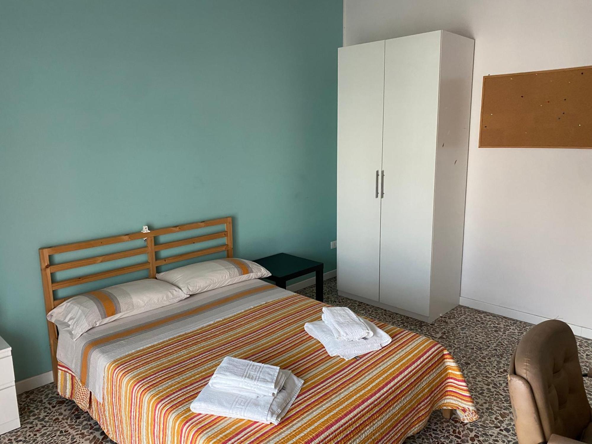 Giuffrida Apartment Rooms Catania Bagian luar foto
